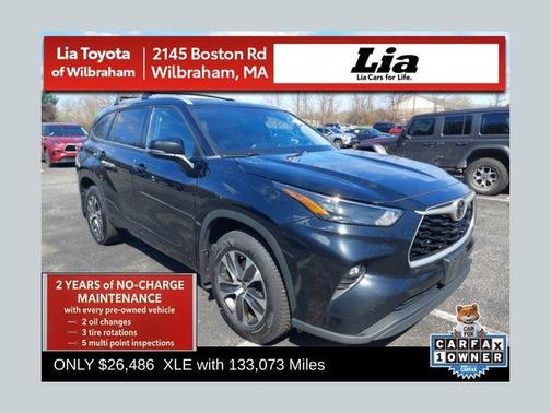 Midnight Black Metallic 2022 Toyota Highlander XLE