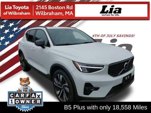 2024 Volvo XC40 B5 Plus Dark Theme