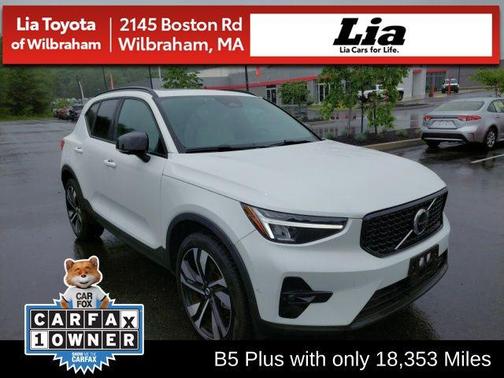 2024 Volvo XC40 B5 Plus Dark Theme