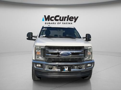 OXFORD WHITE 2017 Ford F-250 XLT