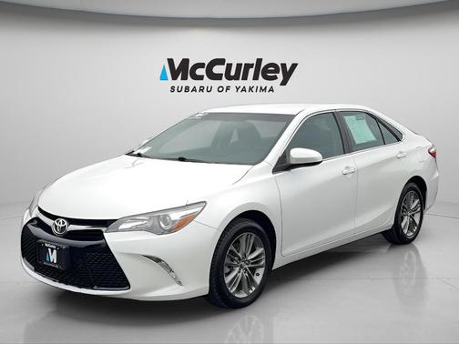 Blizzard Pearl 2017 Toyota Camry SE