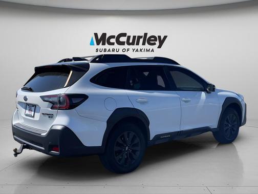 Crystal White Pearl 2023 Subaru Outback Onyx Edition XT