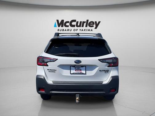 Crystal White Pearl 2023 Subaru Outback Onyx Edition XT