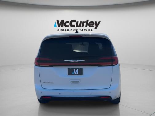Bright White Clearcoat 2023 Chrysler Pacifica Touring L