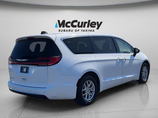 Bright White Clearcoat 2023 Chrysler Pacifica Touring L