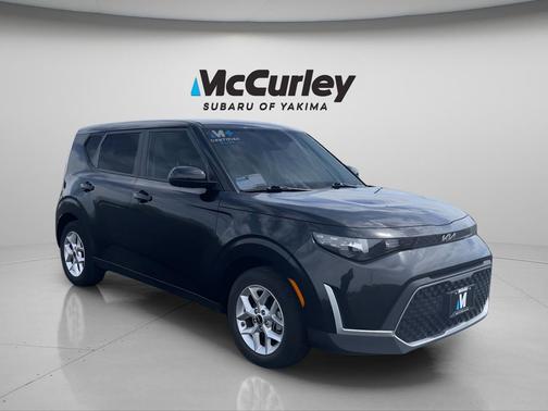 Fusion Black 2024 Kia Soul LX