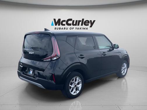 Fusion Black 2024 Kia Soul LX