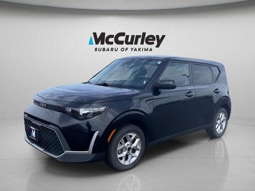 Fusion Black 2024 Kia Soul LX