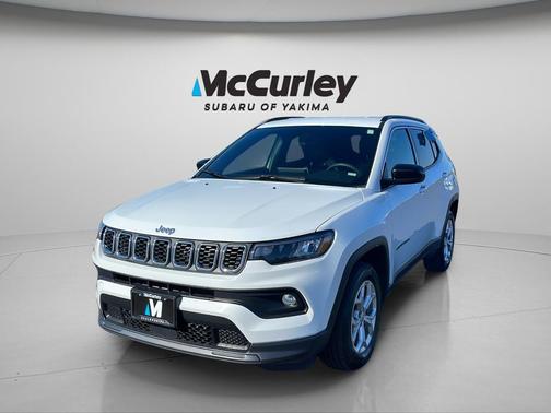 Bright White Clearcoat 2024 Jeep Compass Latitude