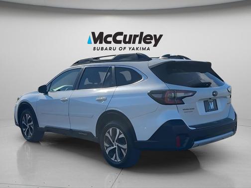 Crystal White Pearl 2022 Subaru Outback Limited