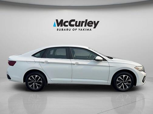 Deep Black Pearl 2024 Volkswagen Jetta 1.5T S