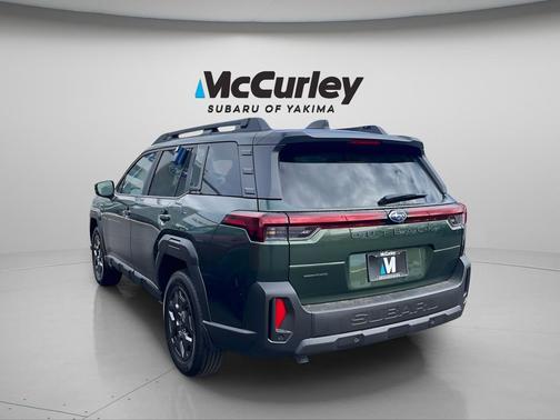 Deep Emerald Green Pearl 2026 Subaru Outback Premium