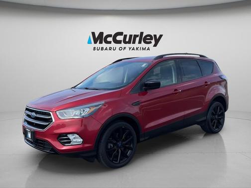 RUBY RED METALLIC TINTED CC 2018 Ford Escape SE