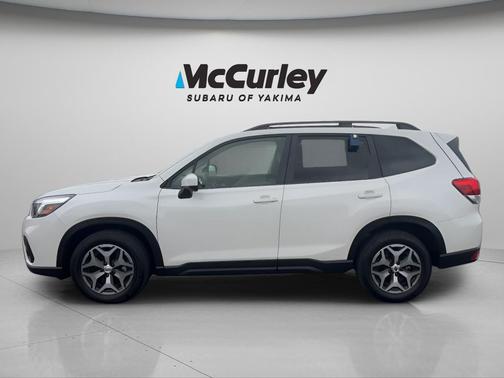 Crystal White Pearl 2019 Subaru Forester Premium