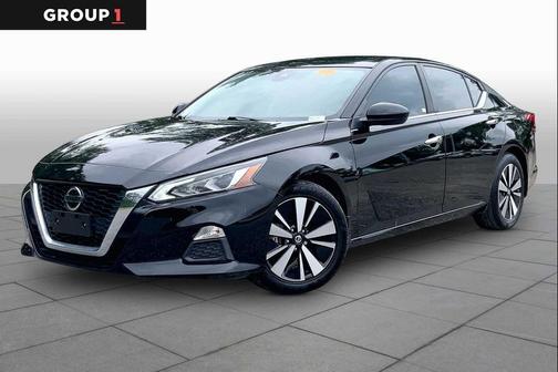 Super Black 2022 Nissan Altima 2.5 SV