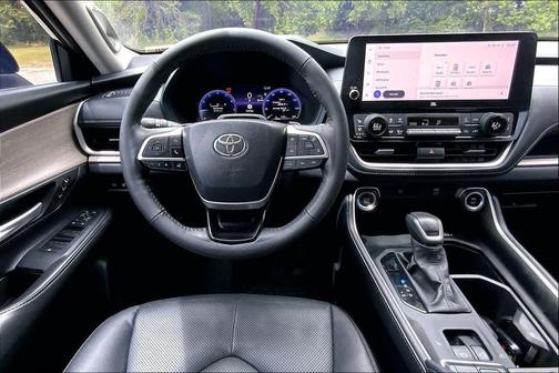 Midnight Black Metallic 2024 Toyota Grand Highlander Platinum