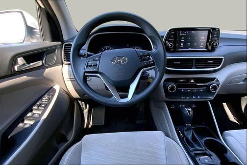 Winter White 2020 Hyundai TUCSON SE