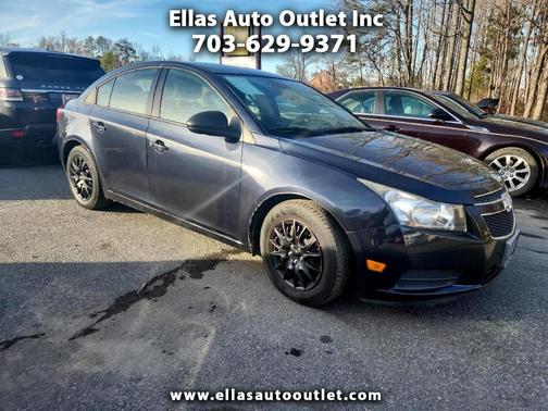 Photo 1 of 10 of 2014 Chevrolet Cruze LS