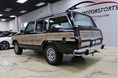 1989 Jeep Grand Wagoneer Base 4dr 4WD SUV
