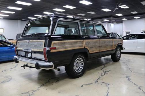 1989 Jeep Grand Wagoneer Base 4dr 4WD SUV