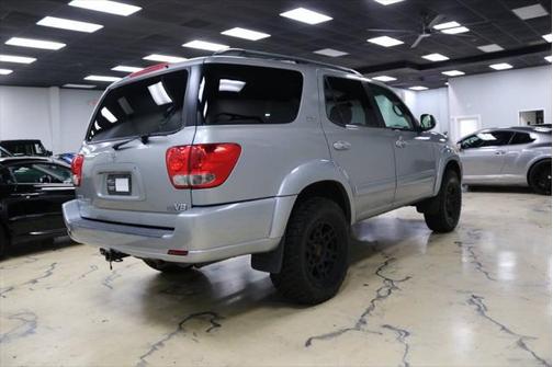 2005 Toyota Sequoia SR5