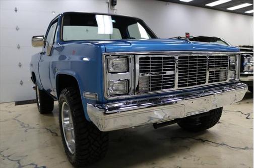 1985 GMC 1500 C1500 2dr Standard Cab SB
