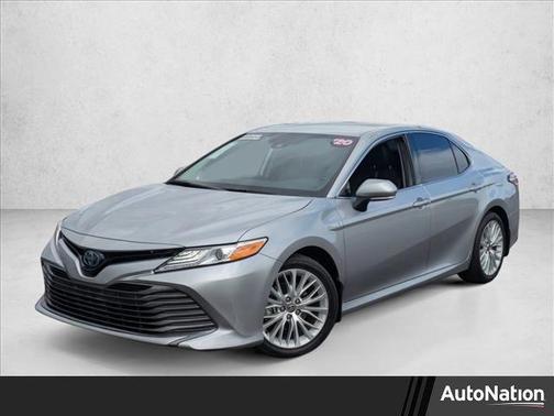 2020 Toyota Camry Hybrid XLE