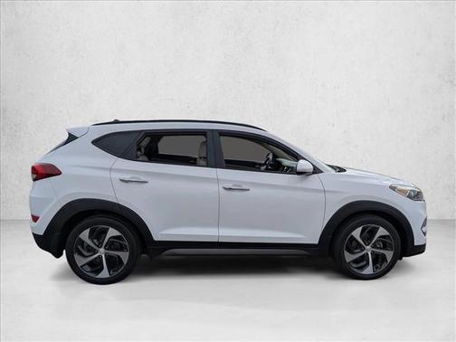 Dazzling White 2016 Hyundai TUCSON Limited
