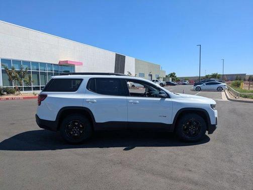2021 GMC Acadia AT4