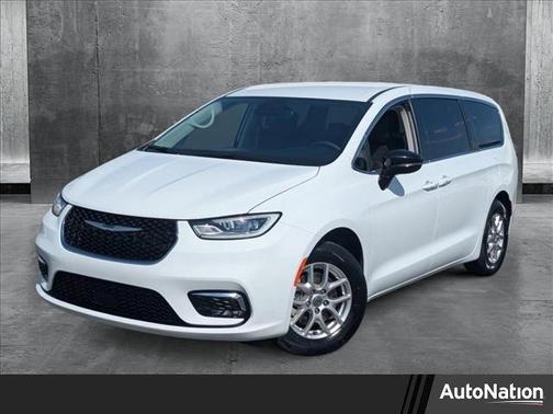 2024 Chrysler Pacifica Touring-L