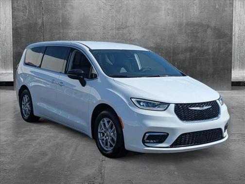 2024 Chrysler Pacifica Touring-L