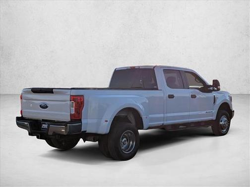 Oxford White 2019 Ford F-350 XLT