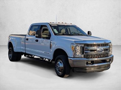 Oxford White 2019 Ford F-350 XLT