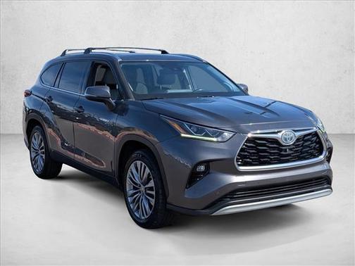 2021 Toyota Highlander Hybrid Platinum