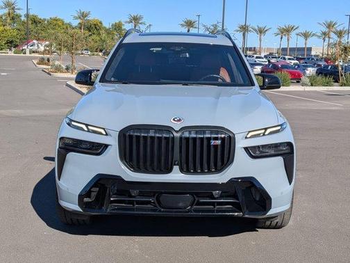 2023 BMW X7 M60i