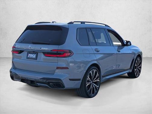 2023 BMW X7 M60i