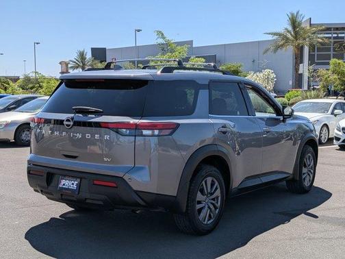 2022 Nissan Pathfinder SV
