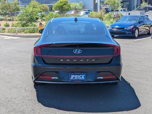 2022 Hyundai SONATA SE