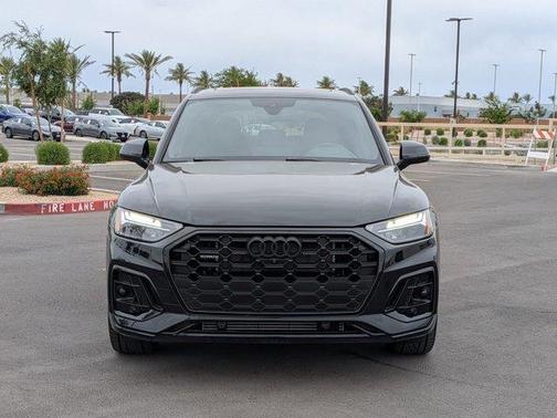 Mythos Black Metallic 2024 Audi Q5 e 55 S line quattro Premium