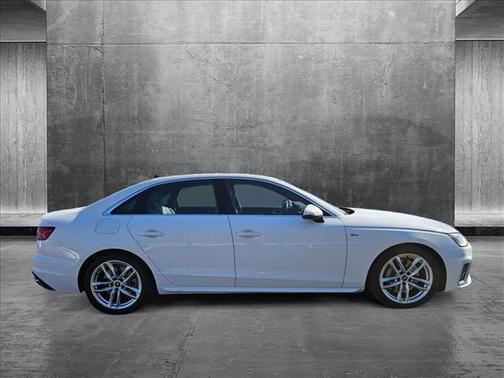 2022 Audi A4 45 S line Premium Plus