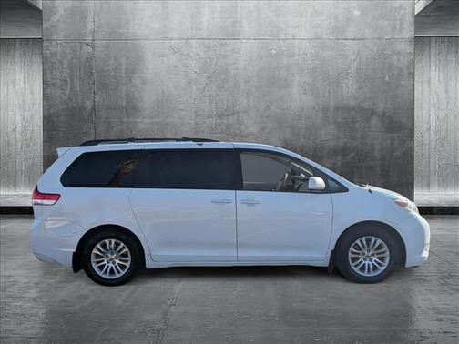 2012 Toyota Sienna XLE