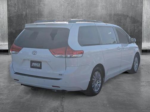 2012 Toyota Sienna XLE