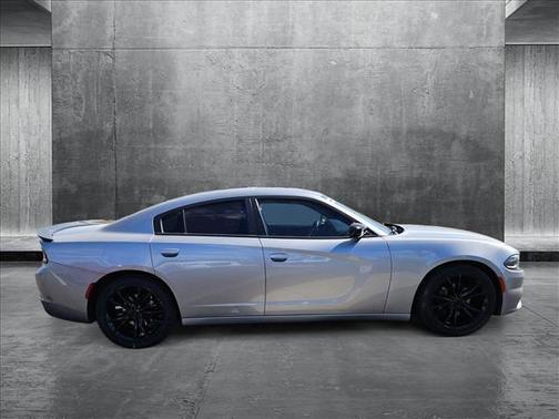 2016 Dodge Charger SE