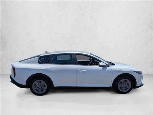 Snow White Pearl 2025 Kia K4 LX