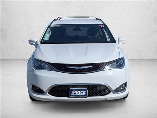 Bright White Clearcoat 2017 Chrysler Pacifica Touring-L