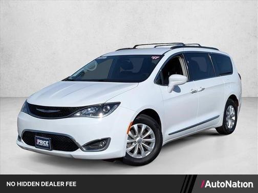 Bright White Clearcoat 2017 Chrysler Pacifica Touring-L