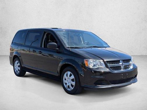 Black Onyx Crystal Pearlcoat 2018 Dodge Grand Caravan SE