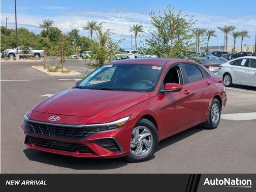 2024 Hyundai ELANTRA SE