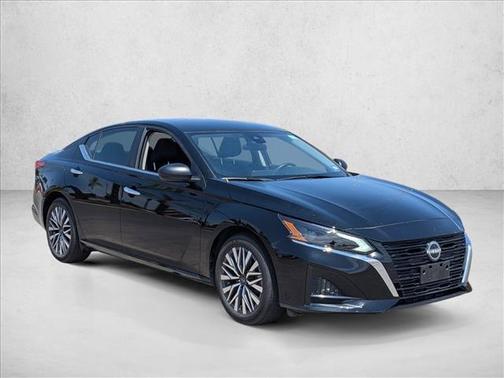 Gun Metallic 2024 Nissan Altima 2.5 SR