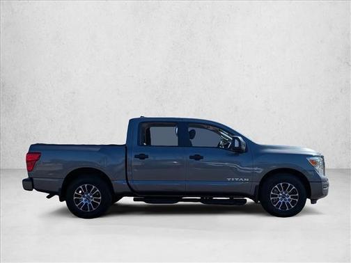 2023 Nissan Titan SV